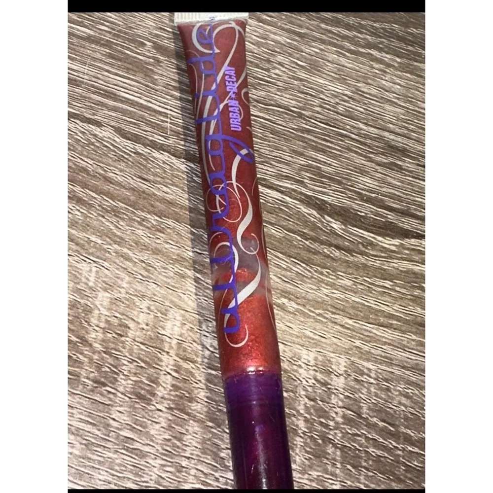 Urban Decay Lip Junkie‎ Lip Gloss Gash Deep Red Metallic Shimmer Tube Full Size